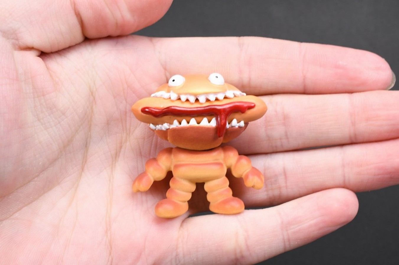 Stasto cápsula juguetes lindo  - Zombie Snacks reseña y precio